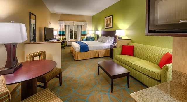 Люкс Holiday Inn Express Hotel & Suites Red Bluff-South Redding by IHG