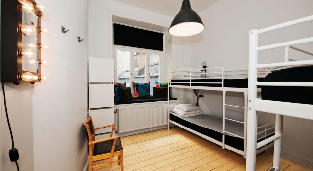 Кровать в общем номере (женский номер) City Backpackers Hostel
