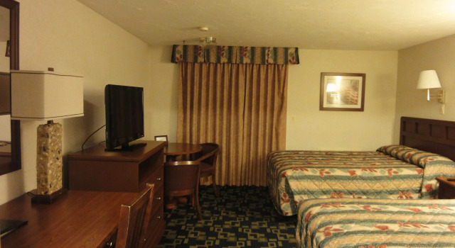 Четырёхместный номер Standard Hyannis Travel Inn