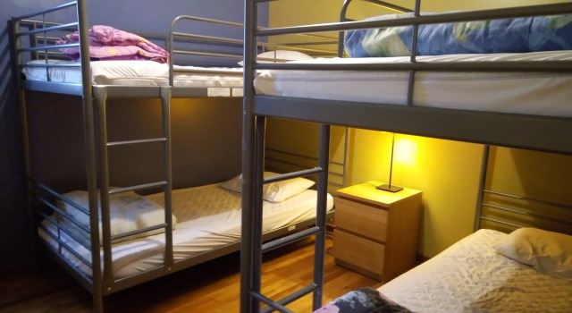 Кровать в общем номере Ottawa Backpackers Inn