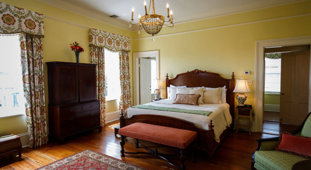 Номер Grand Superior The Gastonian, Historic Inns of Savannah Collection