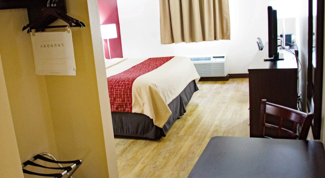 Номер Superior Red Roof Inn & Suites Jacksonville, NC