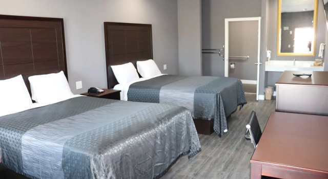 Четырёхместный номер Standard Atlantis Inn Suites