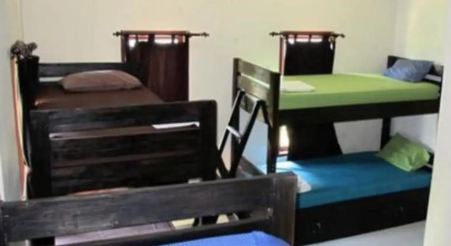 Кровать в общем номере Canggu Surf Hostel