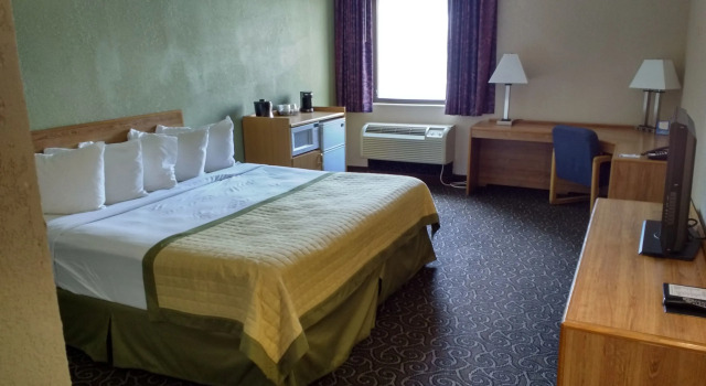 Двухместный номер Standard Baymont by Wyndham Muncie Near Ball State University