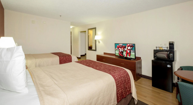 Четырёхместный номер Deluxe Red Roof Inn & Suites Dover Downtown