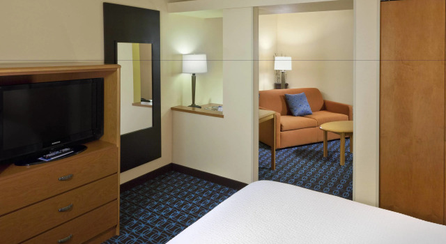 Люкс Fairfield Inn and Suites San Bernardino