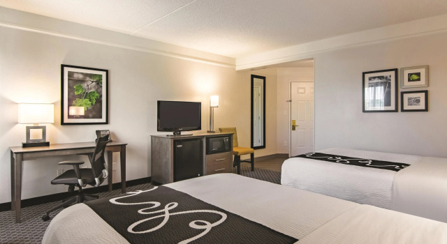 Четырёхместный номер Standard La Quinta by Wyndham Oklahoma City Norman