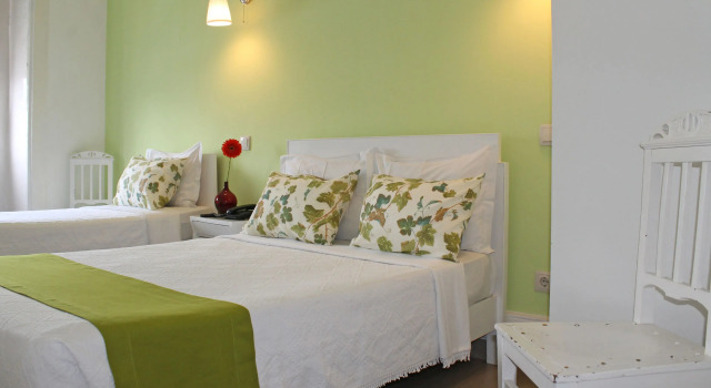 Трёхместный номер Standard Poveira Hotel