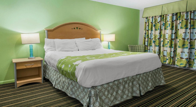 Двухместный номер Standard Rodeway Inn & Suites Winter Haven Chain of Lakes
