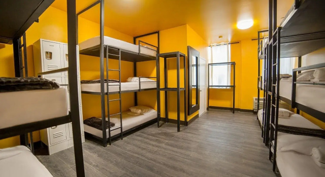 Кровать в общем номере Ocean Blue Hostel