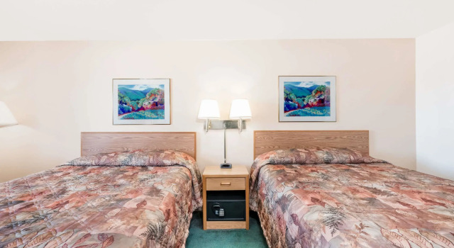 Четырёхместный номер Standard Super 8 by Wyndham Belle Fourche SD