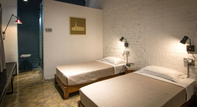 Deluxe Dvoulůžkový s manželskou postelí pokoj The Brownstone Hostel & Space