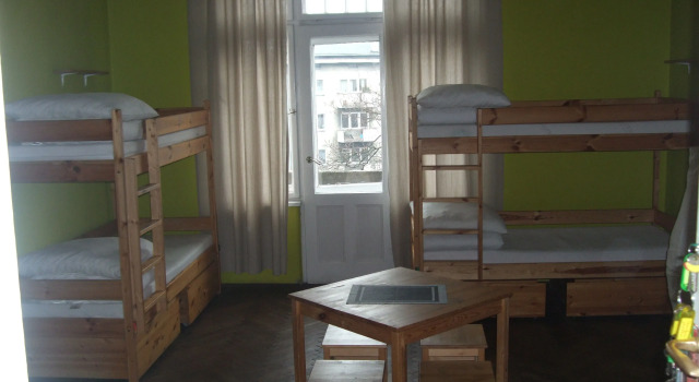 Кровать в общем номере Old Walls Hostel