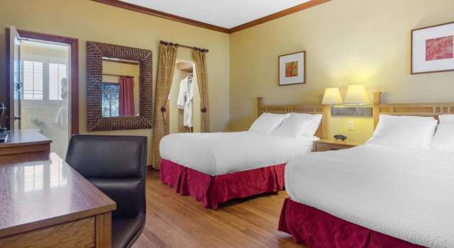 Четырёхместный номер Standard Inn Marin and Suites, an Ascend Collection Hotel
