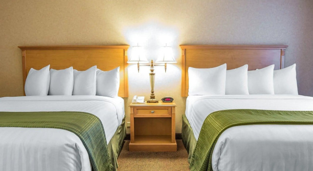 Четырёхместный номер Standard Quality Inn & Suites Casper near Event Center