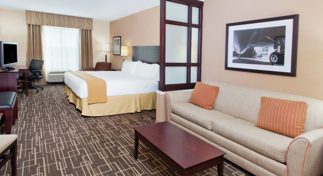 Двухместный люкс Holiday Inn Express Hotel & Suites Jackson Northeast by IHG