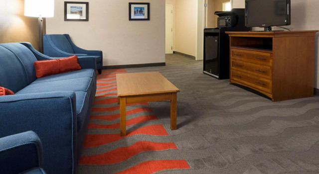 Люкс Comfort Inn & Suites Syracuse Airport