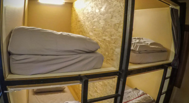 Кровать в общем номере Norn Plearn Hostel