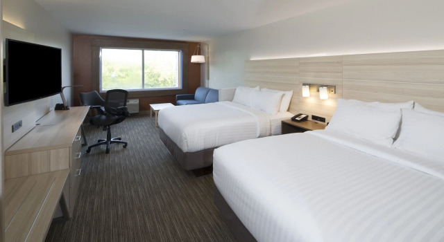 Люкс Holiday Inn Express and Suites Kalamazoo West by IHG