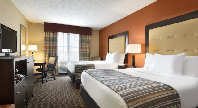 Четырёхместный номер Standard Garner Hotel Evansville East by IHG