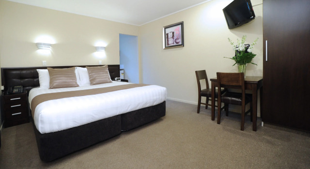 Студия Deluxe Tudor Court Motor Lodge