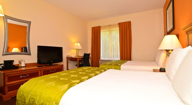 Четырёхместный номер Standard Fairfield by Marriott Inn & Suites Boone
