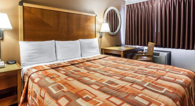 Двухместный номер Standard с видом на озеро Econo Lodge Ellensburg Near University