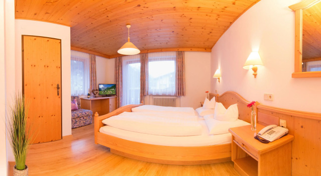 Двухместный номер Standard с балконом и с видом на горы Hotel Christoph Tiroler B&B