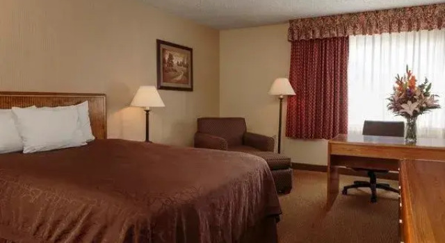 Номер Standard High Desert Inn