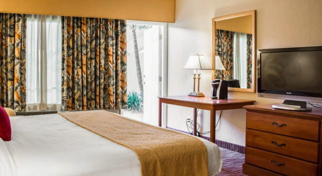 Двухместный номер Standard с балконом и с видом на город Dolphin Sands Clearwater Beach, an Ascend Collection Hotel