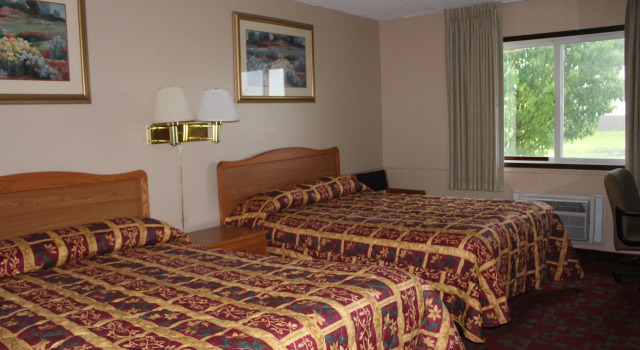 Четырёхместный номер Standard East Grand Inn Grand Forks ND I 29