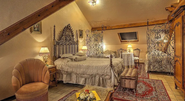 Четырёхместный номер Standard с балконом и с видом на море Château de Meï-Lésé