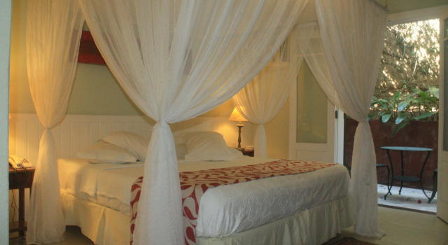 Четырёхместный номер Standard с красивым видом из окна Pedra da Laguna Boutique Hotel SPA