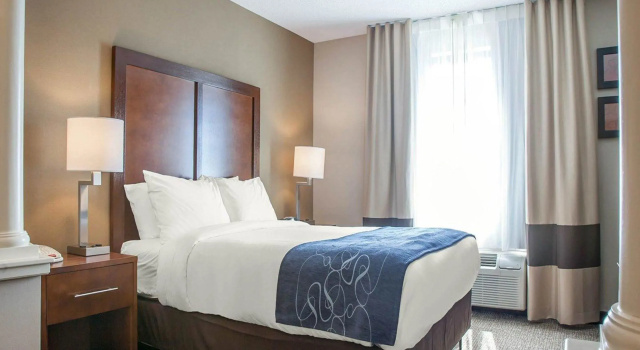 Двухместный люкс Comfort Suites West Warwick - Providence