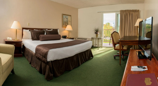 Номер Standard University Inn Academic Suites