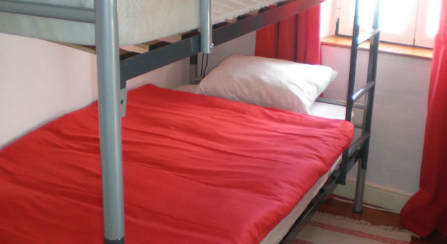 Кровать в общем номере Old Évora Guest House