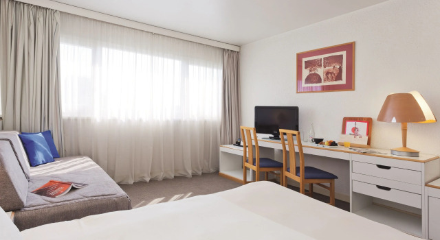 Семейный номер Standard Novotel Aix-en-Provence Pont de LArc