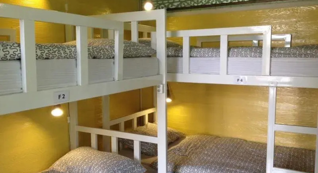 Кровать в общем номере Laksameenarai Guesthouse - Hostel