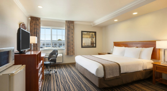 Двухместный номер Standard Days Inn by Wyndham Eureka CA