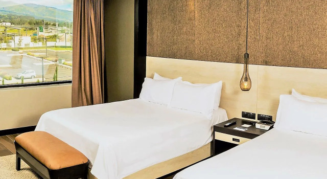 Четырёхместный номер Deluxe с видом на горы Eb Hotel By Eurobuilding Quito Airport