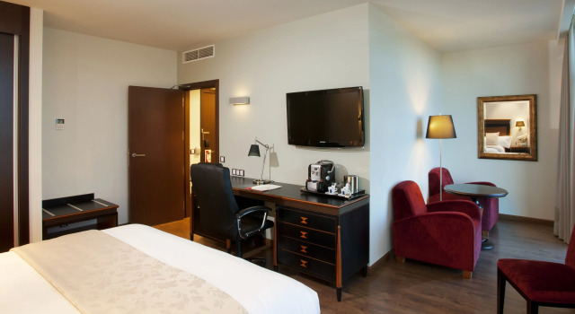 Номер Deluxe Hotel Crowne Plaza Madrid Airport