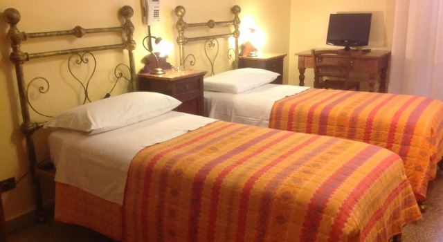 Трёхместный номер Standard Albergo Cavour