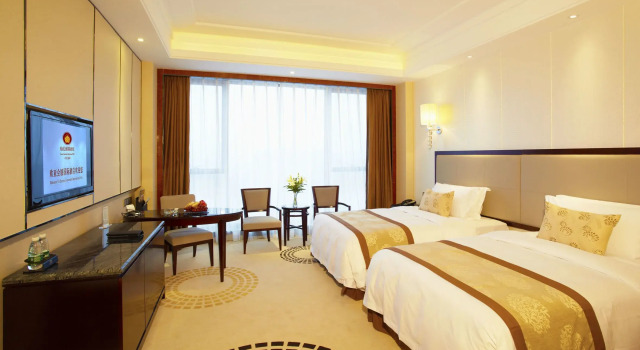 Двухместный номер Business с видом на озеро Eurasia Convention International Hotel