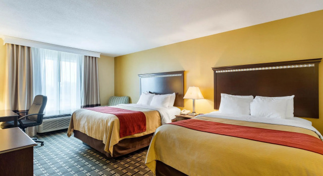 Четырёхместный номер Standard Springplace Inn & Suites