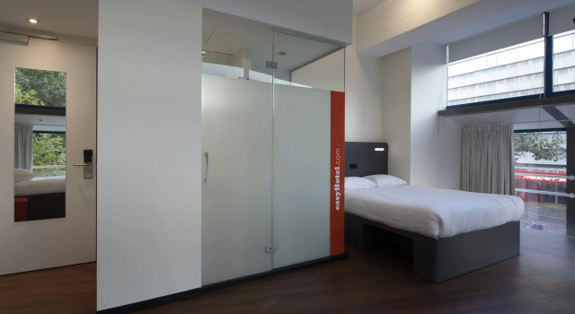 Четырёхместный номер Standard easyHotel Rotterdam City Centre