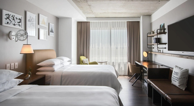 Четырёхместный номер Standard Renaissance Atlanta Airport Gateway Hotel