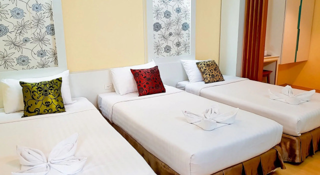 Трёхместный номер Deluxe The Konnect Hotel