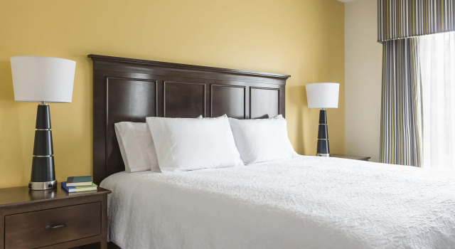 Четырёхместный номер Standard Hampton Inn & Suites San Bernardino