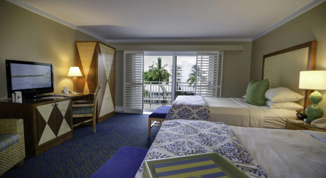 Номер Standard с видом на залив Naples Beach Club, A Four Seasons Resort